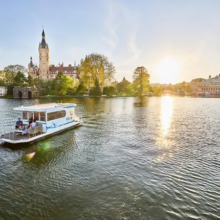 船上ホテル Hausboot Saturn *