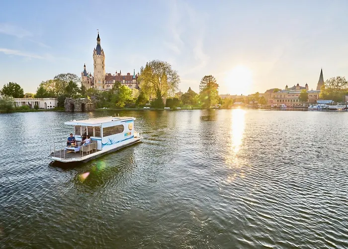 Botel Hausboot Saturn *
